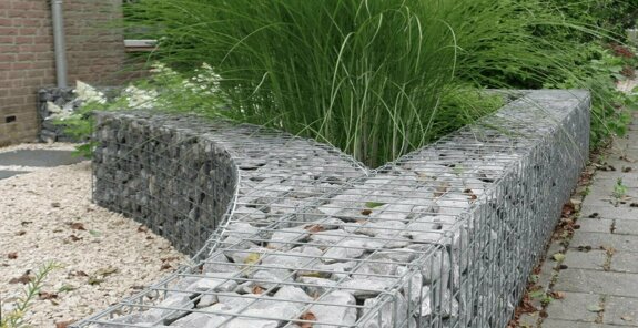 speciale vorm voortuin schanskorf