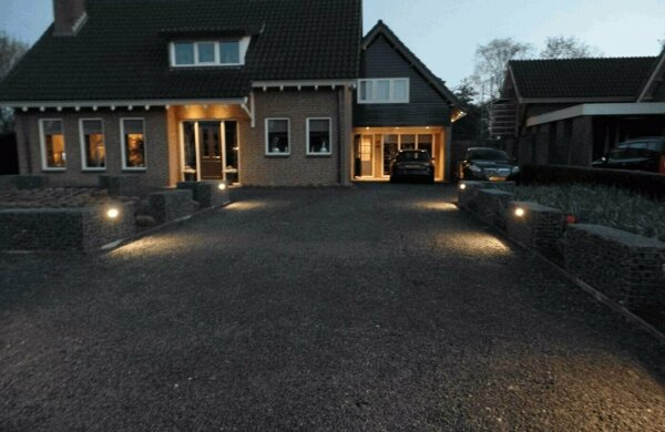 Schanskorf met verlichting