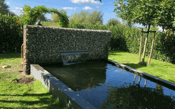korf-met-ingebouwde-waterval-1666169639