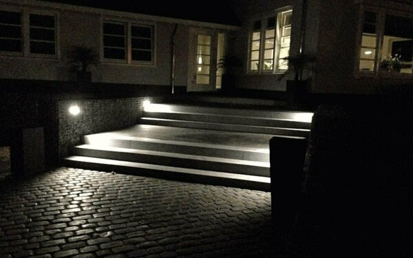 Schanskorf met verlichting